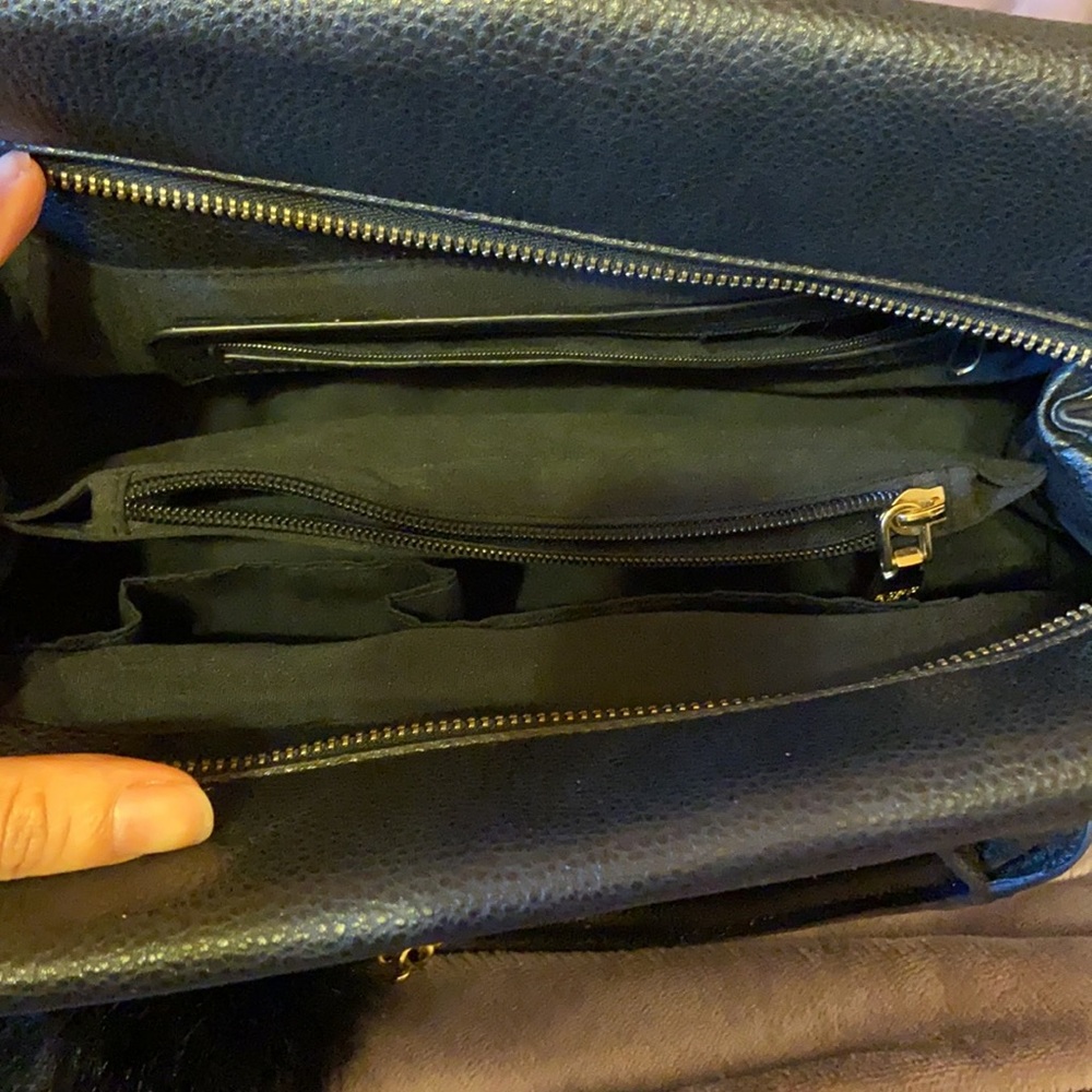 BCBG PURSE ❤️ - Picture 3 of 4